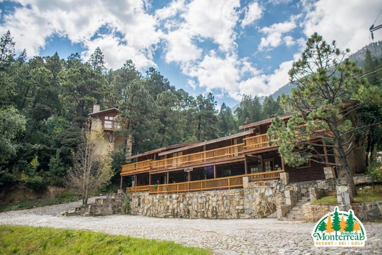 Готель Bosques De Monterreal San Antonio de las Alazanas Екстер'єр фото
