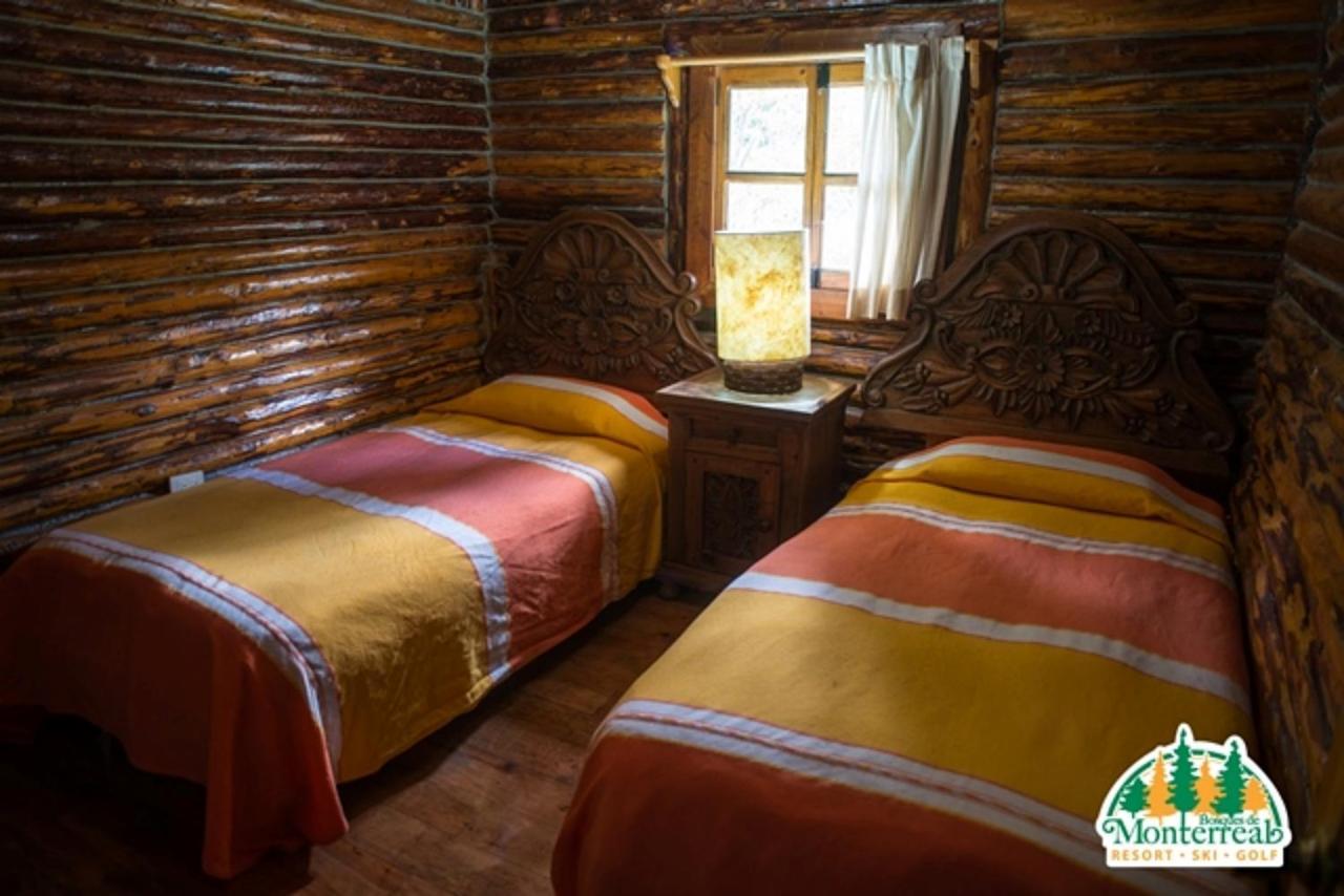 Готель Bosques De Monterreal San Antonio de las Alazanas Екстер'єр фото