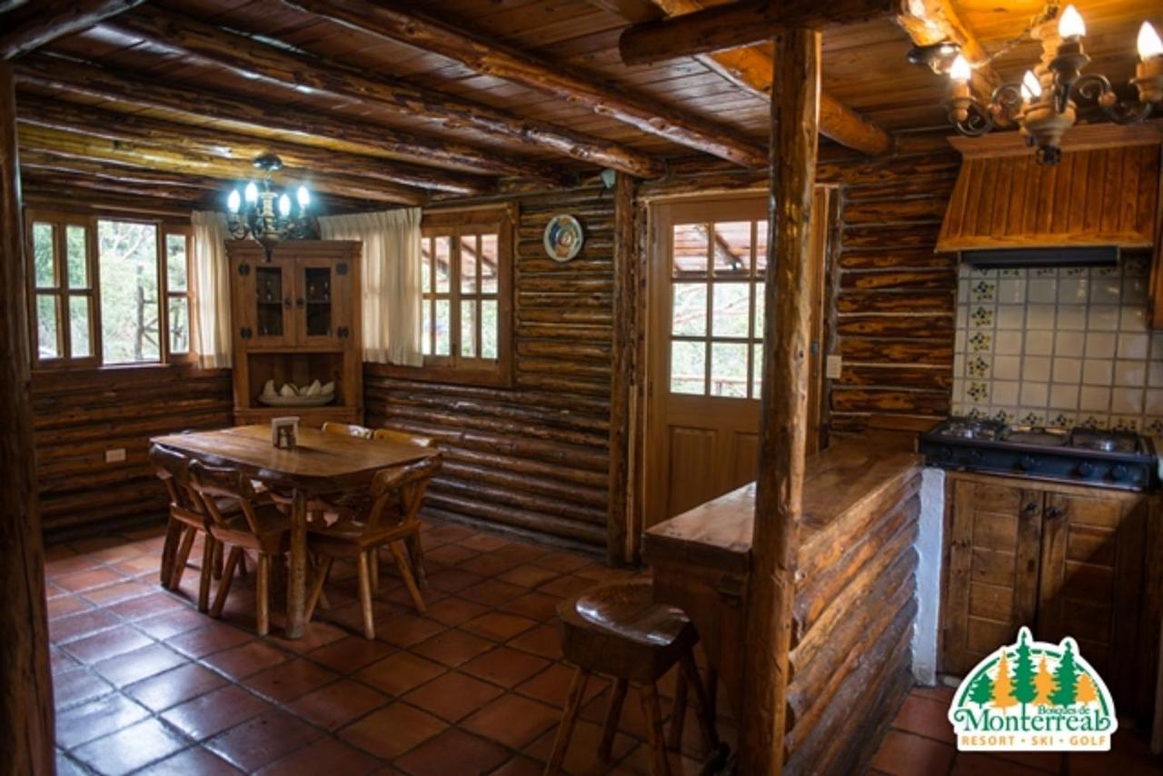 Готель Bosques De Monterreal San Antonio de las Alazanas Екстер'єр фото