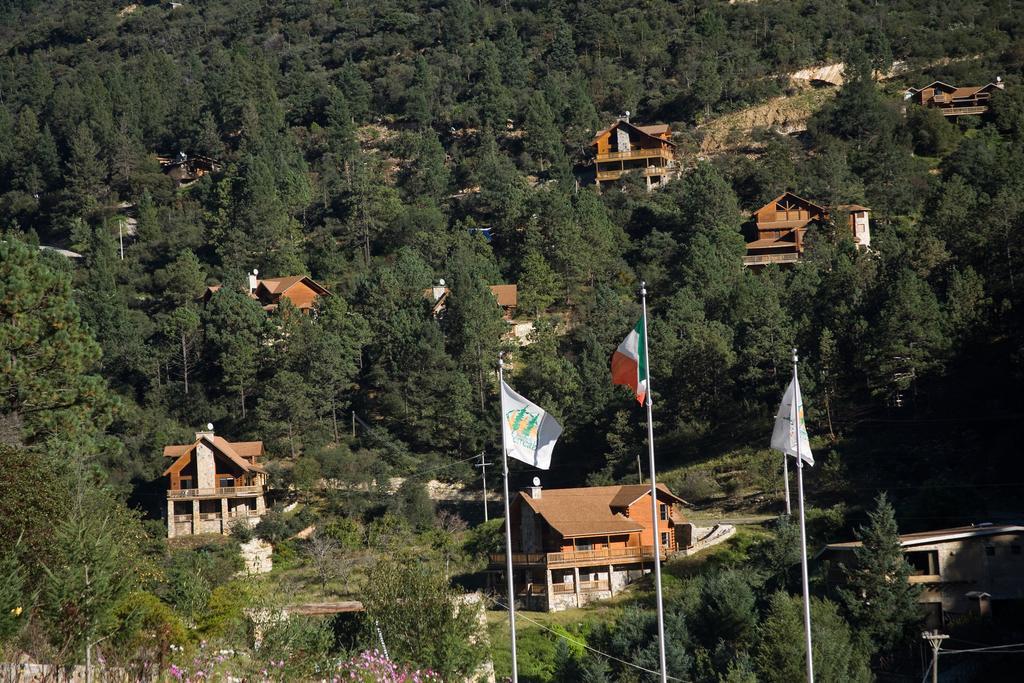 Готель Bosques De Monterreal San Antonio de las Alazanas Екстер'єр фото