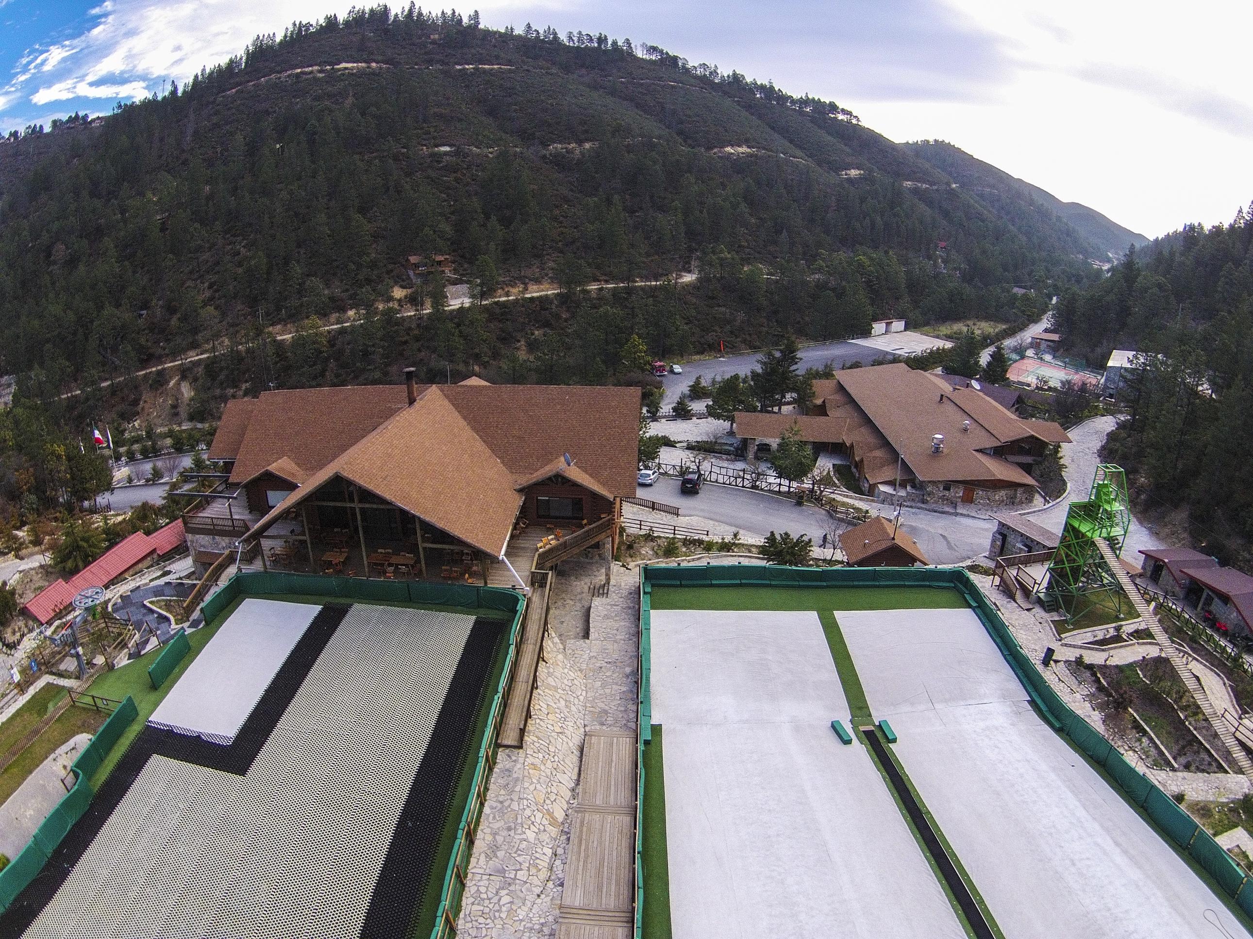 Готель Bosques De Monterreal San Antonio de las Alazanas Екстер'єр фото